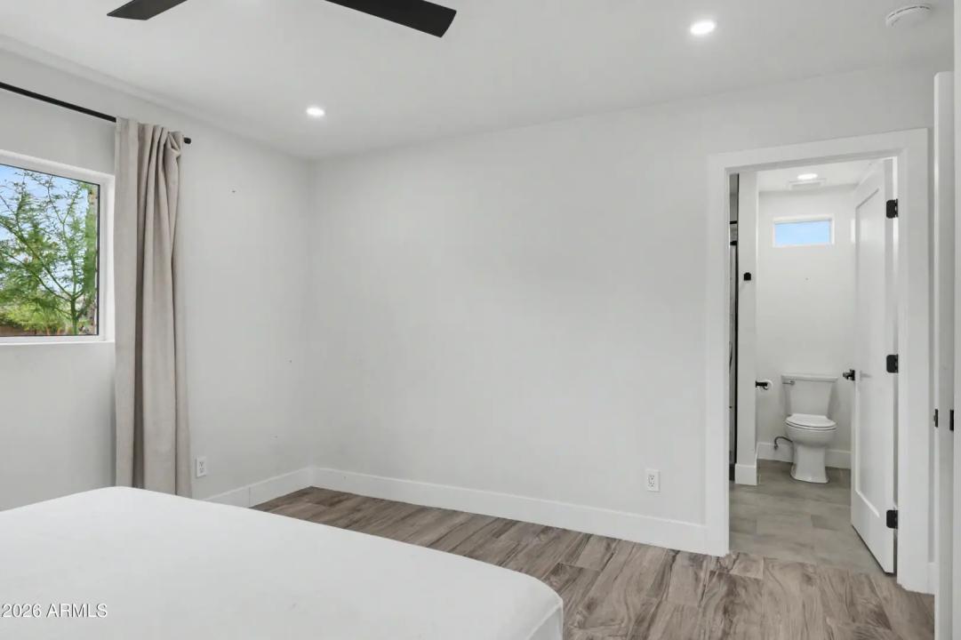 Real Estate Picture 16