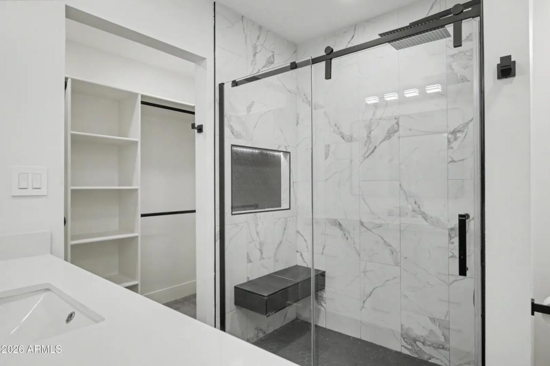 Real Estate Picture 17