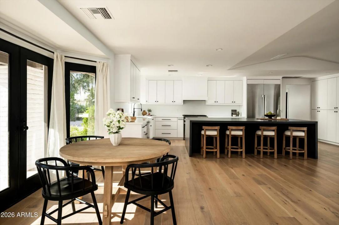 Real Estate Picture 9