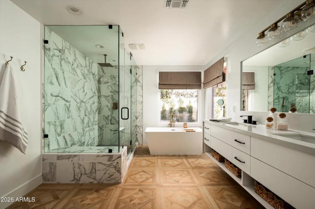 Real Estate Picture 12