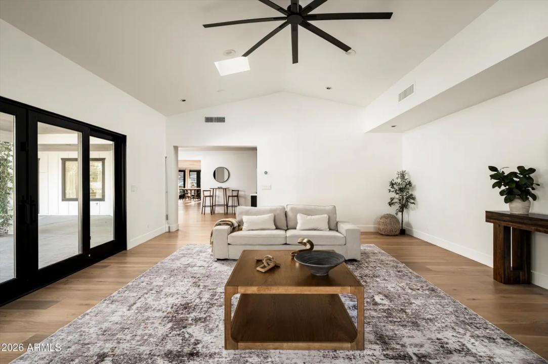 Real Estate Picture 20