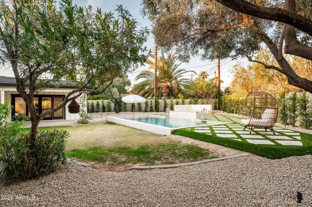 Real Estate Picture 21