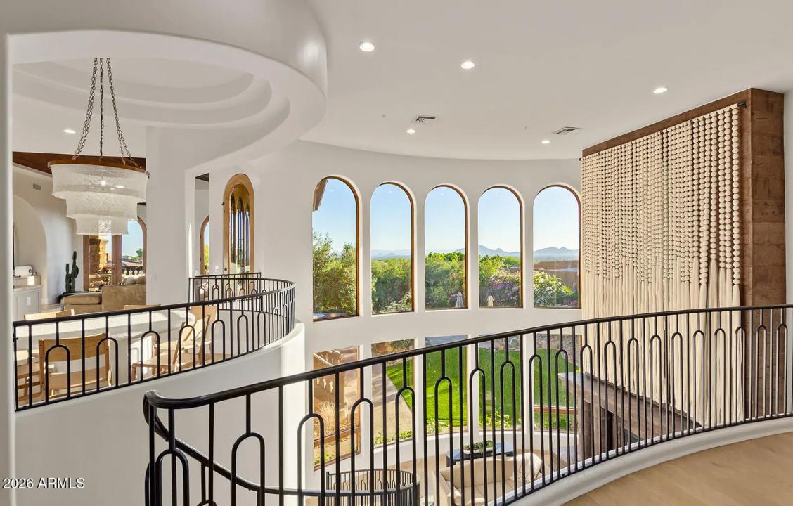 Real Estate Picture 5