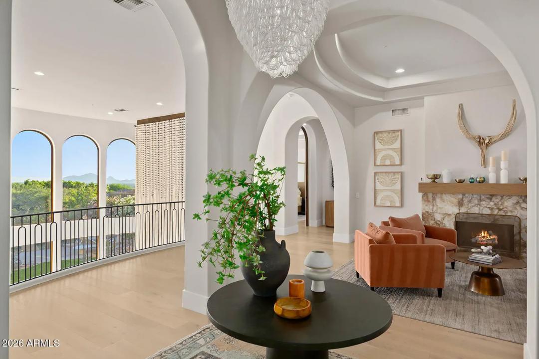 Real Estate Picture 4