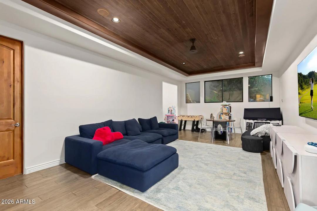 Real Estate Picture 22