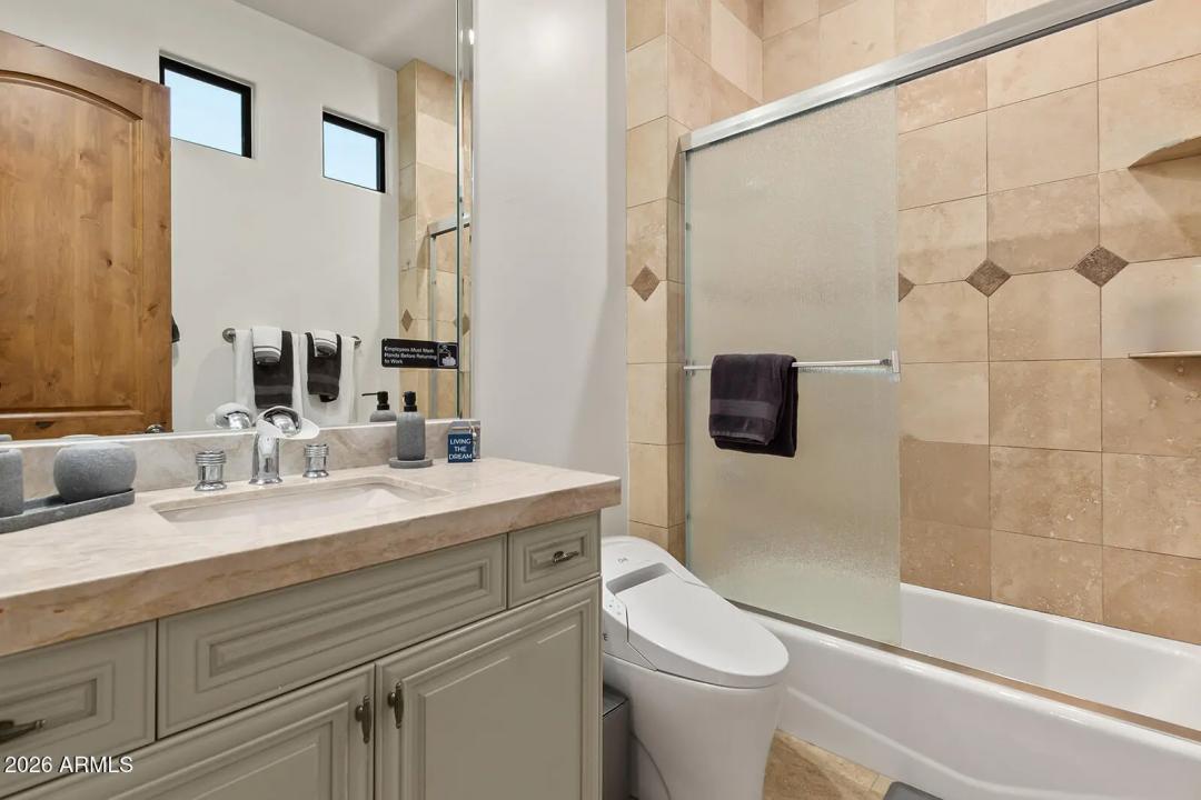 Real Estate Picture 24
