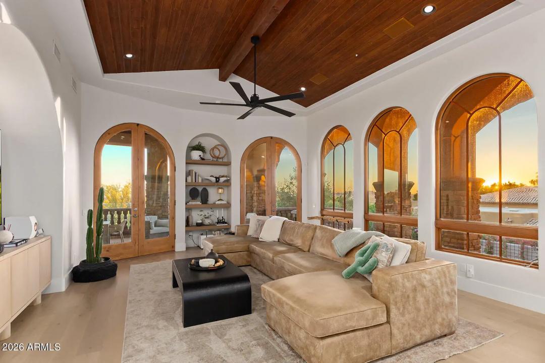 Real Estate Picture 15