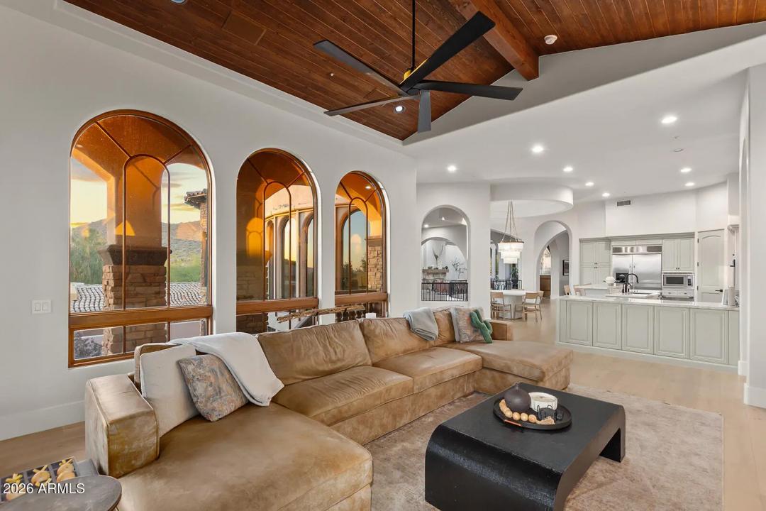 Real Estate Picture 14