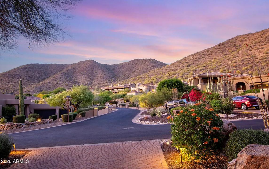 Real Estate Picture 3