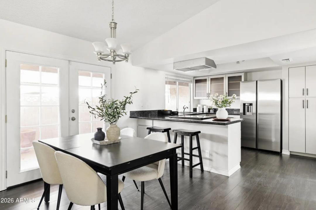 Real Estate Picture 6