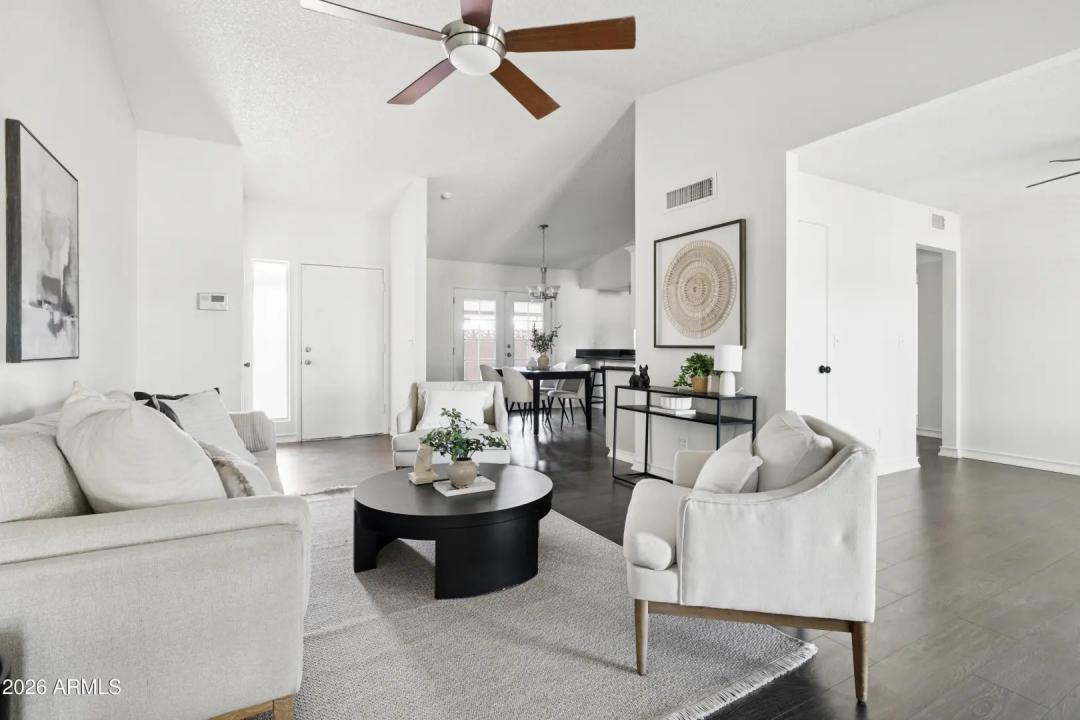 Real Estate Picture 16