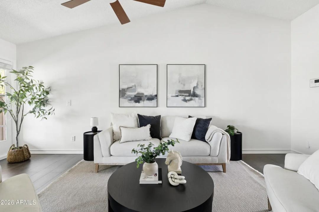 Real Estate Picture 17