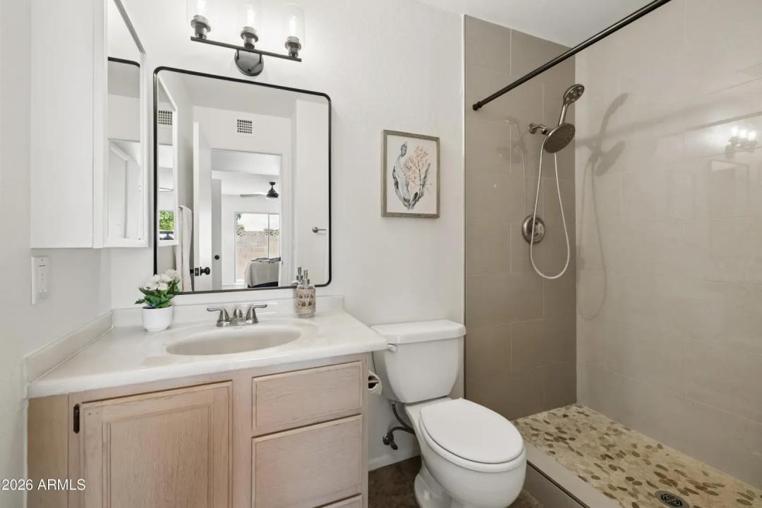 Real Estate Picture 22