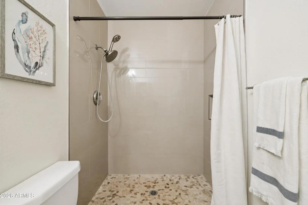 Real Estate Picture 23