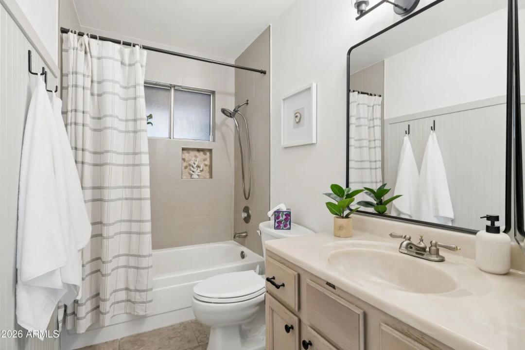 Real Estate Picture 25