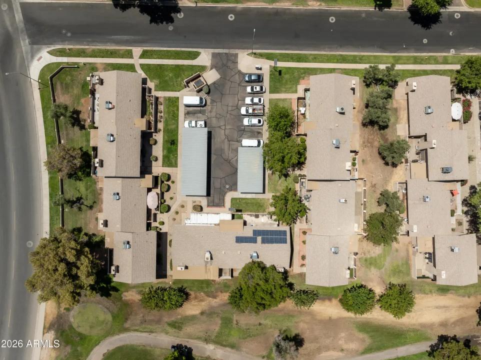 Real Estate Picture 33