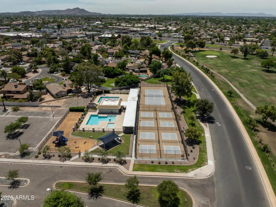 Real Estate Picture 39
