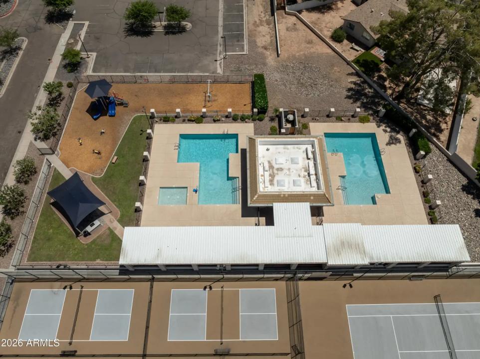 Real Estate Picture 40