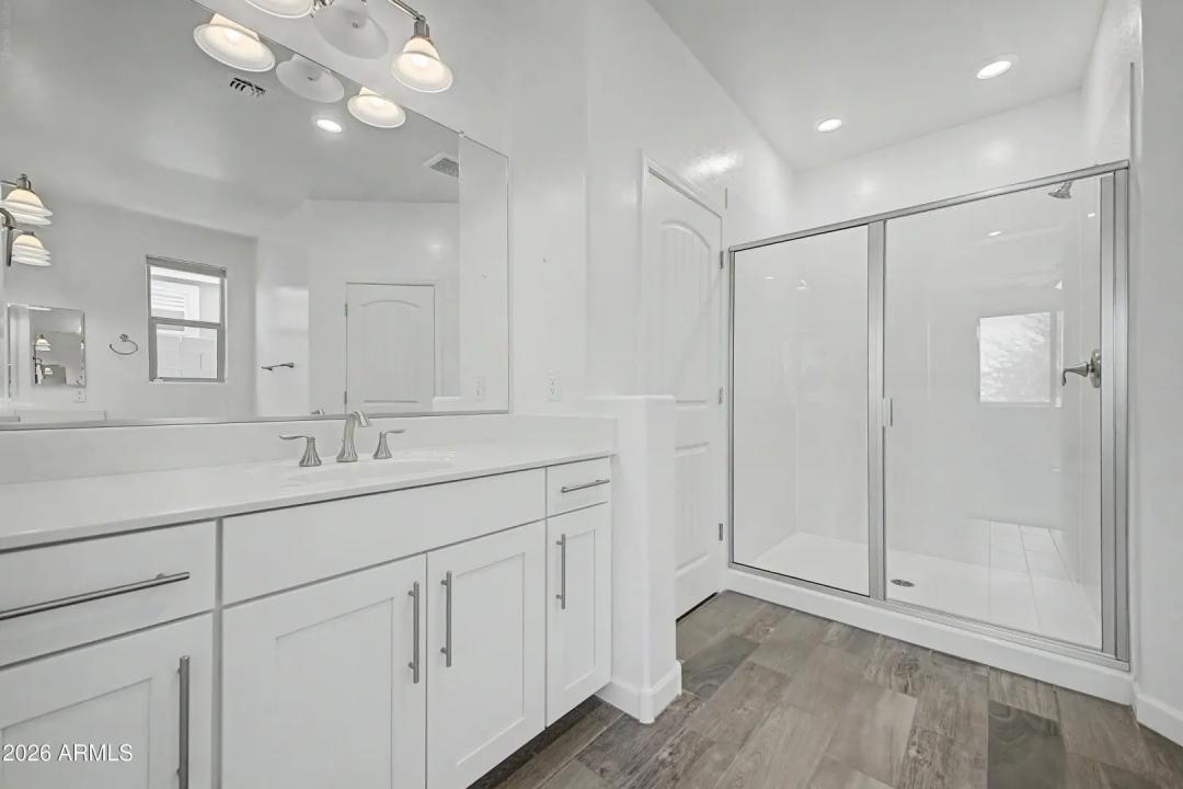 Real Estate Picture 13