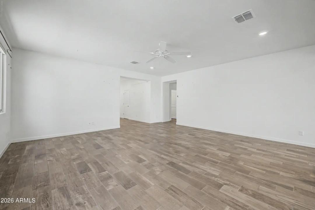 Real Estate Picture 9