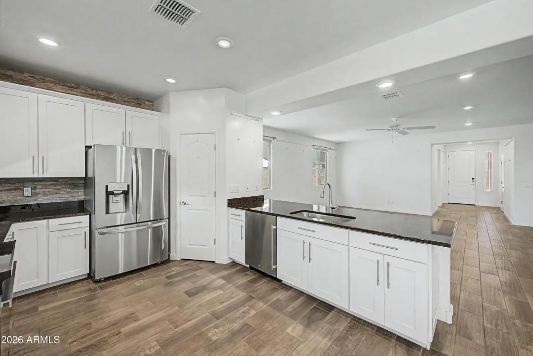 Real Estate Picture 5