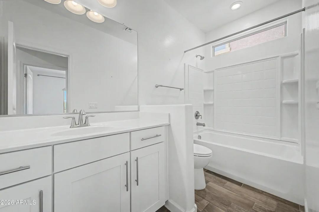 Real Estate Picture 21