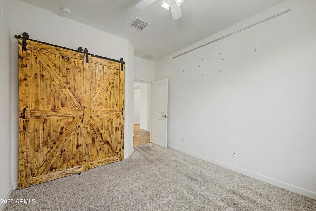 Real Estate Picture 18