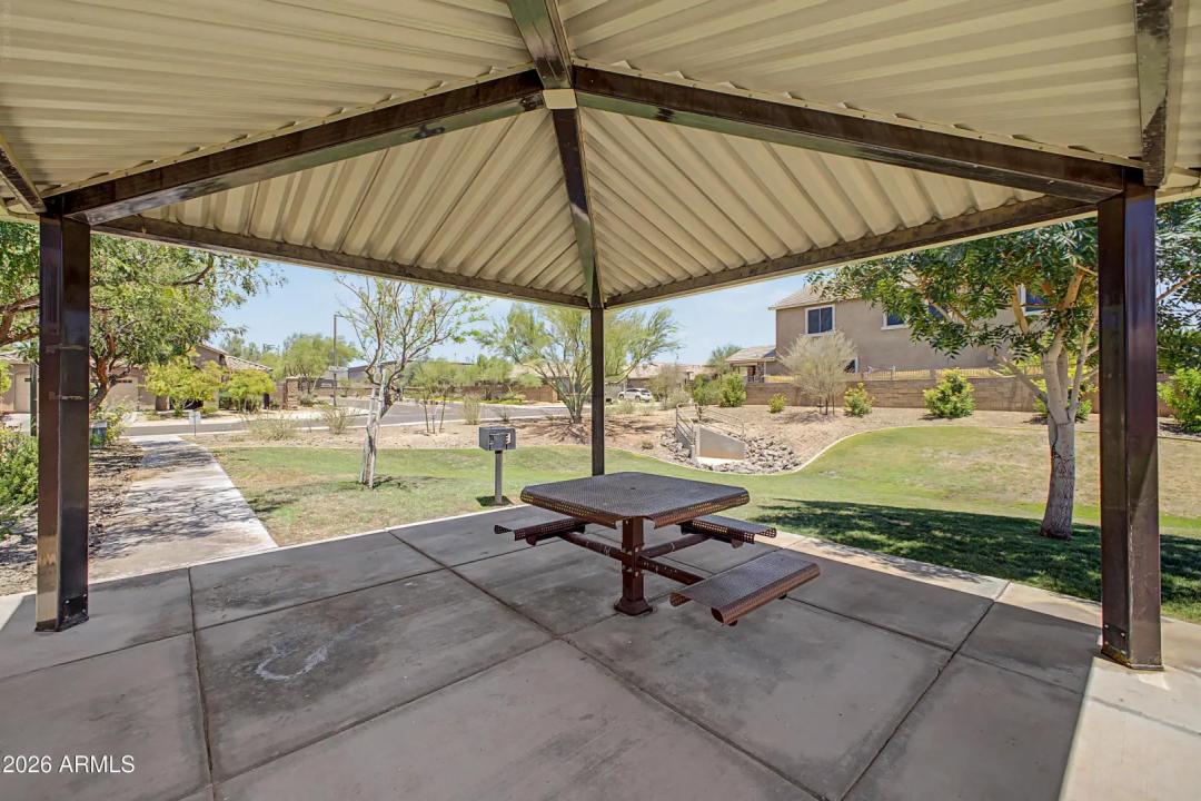 Real Estate Picture 30