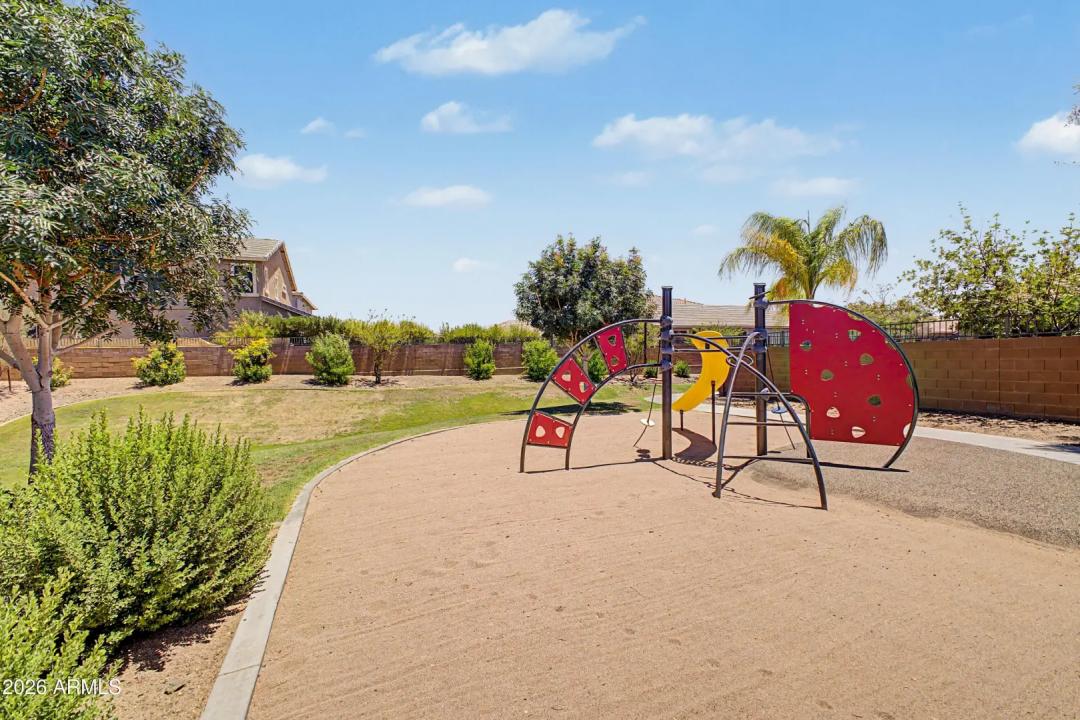 Real Estate Picture 29