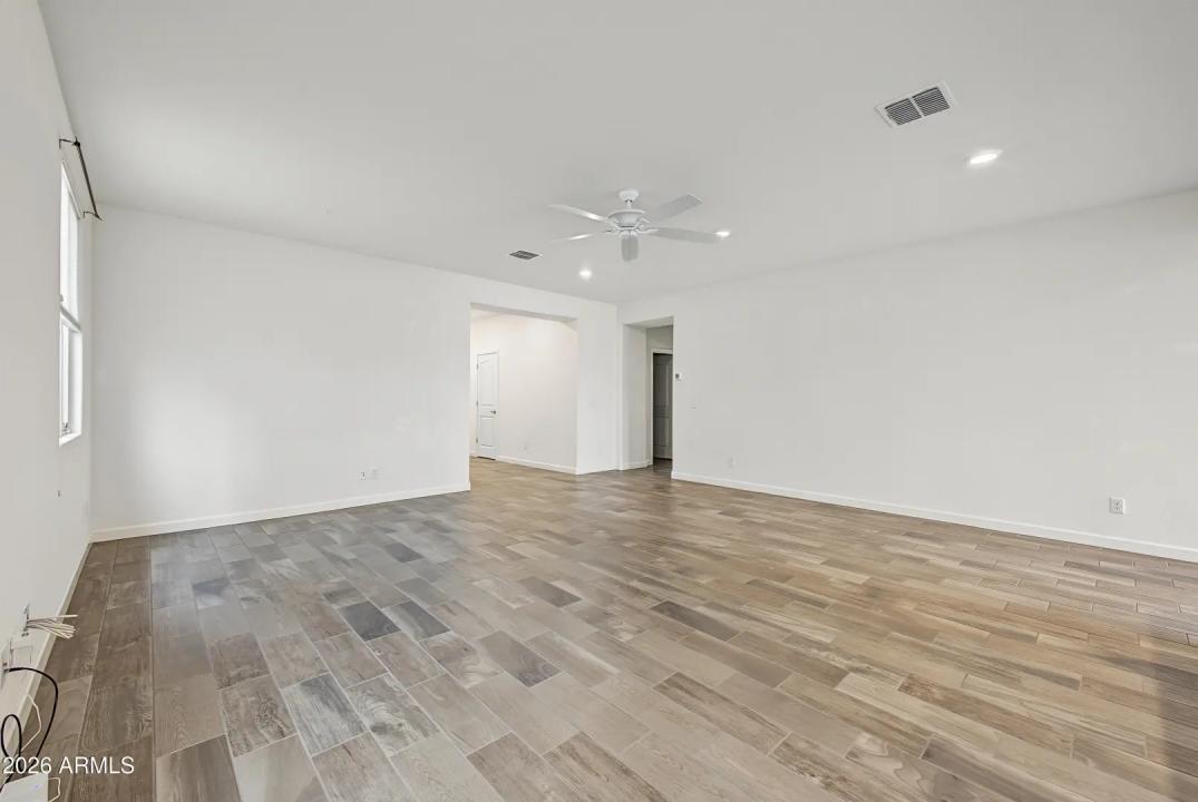 Real Estate Picture 6