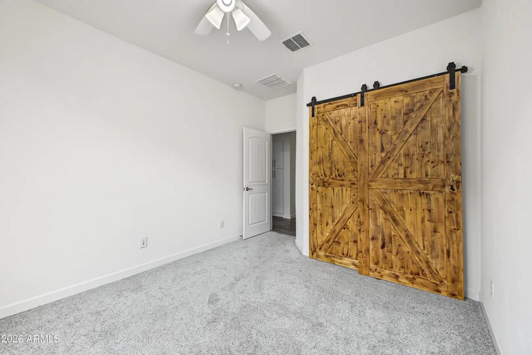 Real Estate Picture 13
