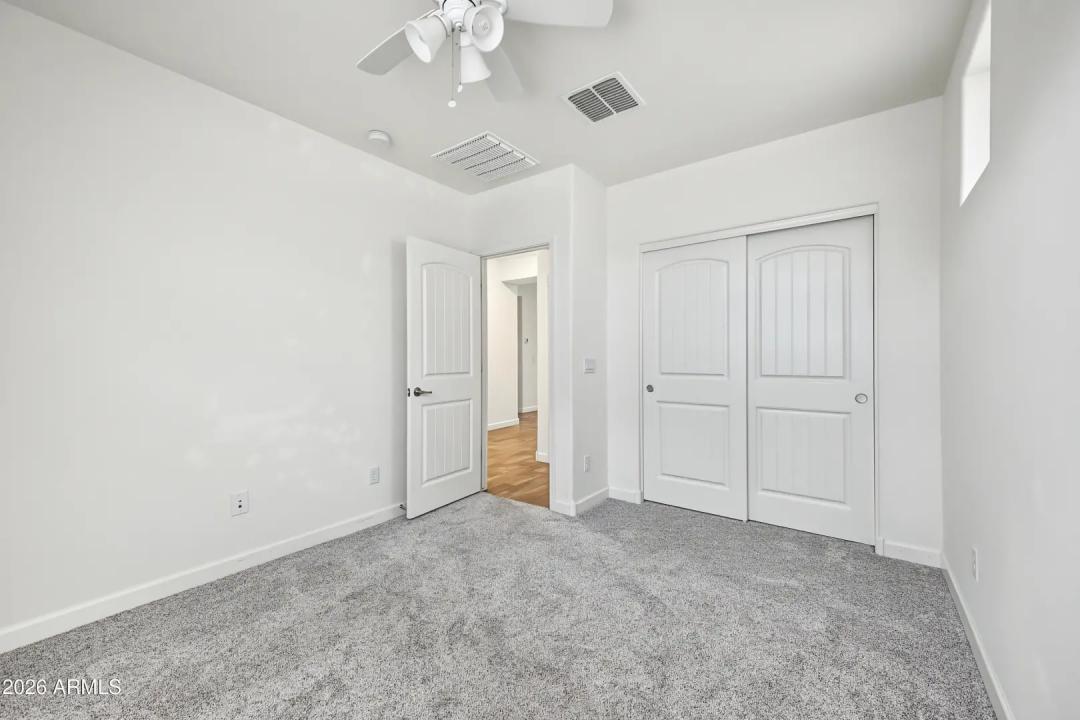 Real Estate Picture 14