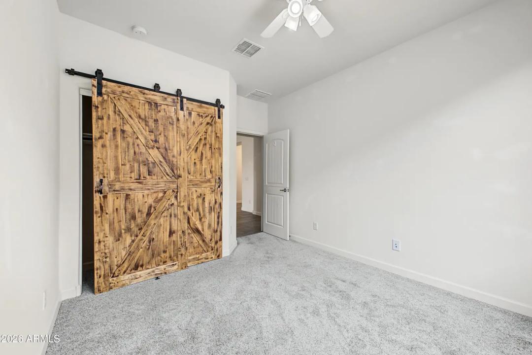 Real Estate Picture 12