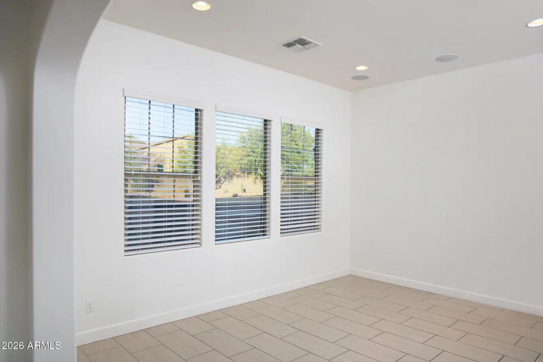 Real Estate Picture 12