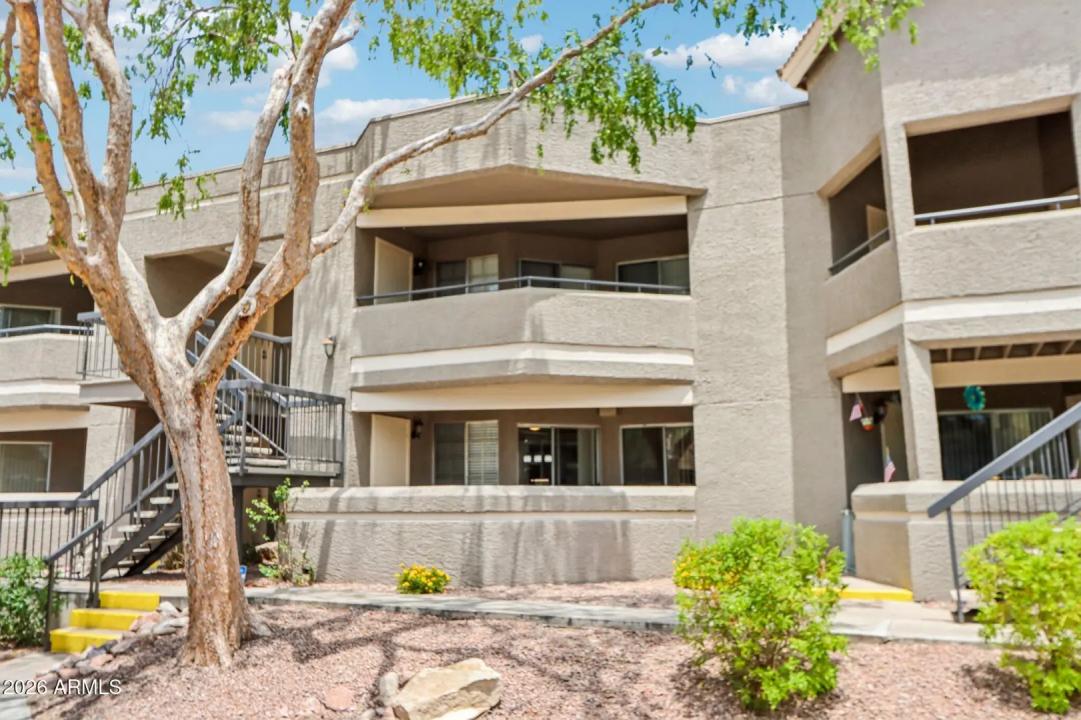 Real Estate Picture 3