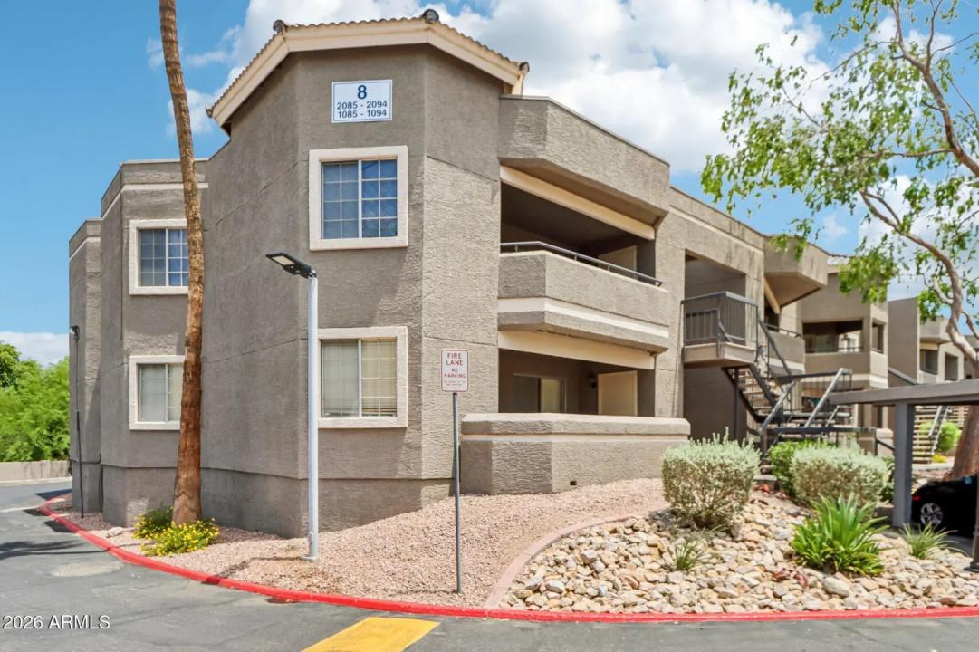 Real Estate Picture 4