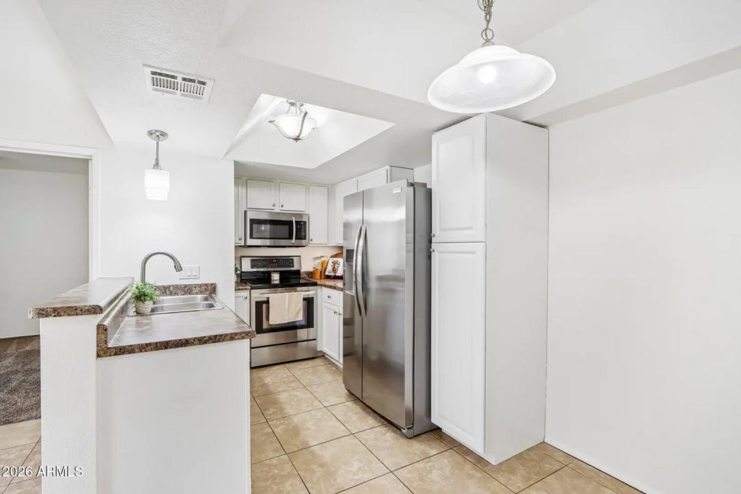 Real Estate Picture 11