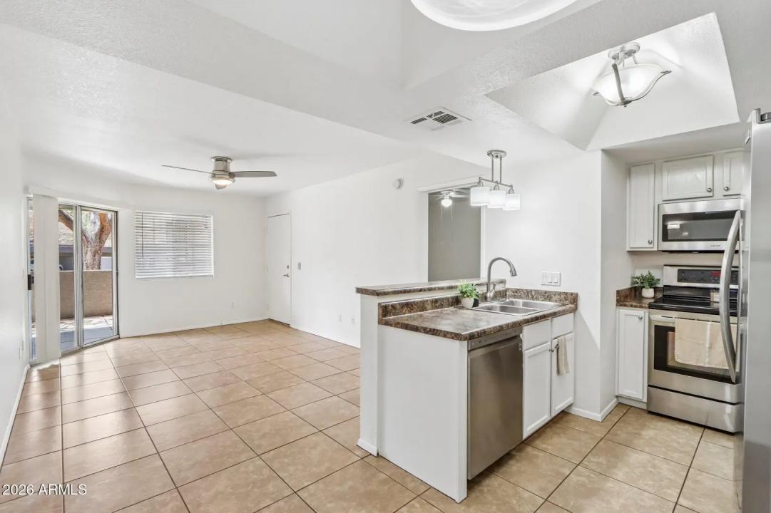 Real Estate Picture 9