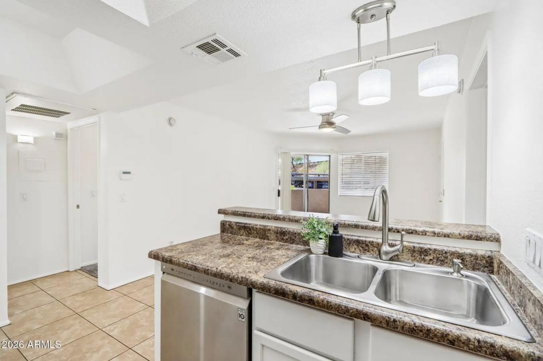 Real Estate Picture 14