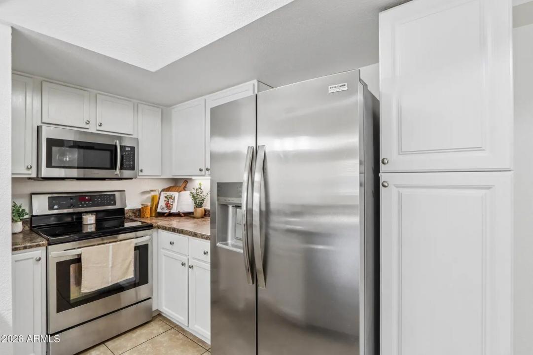 Real Estate Picture 13