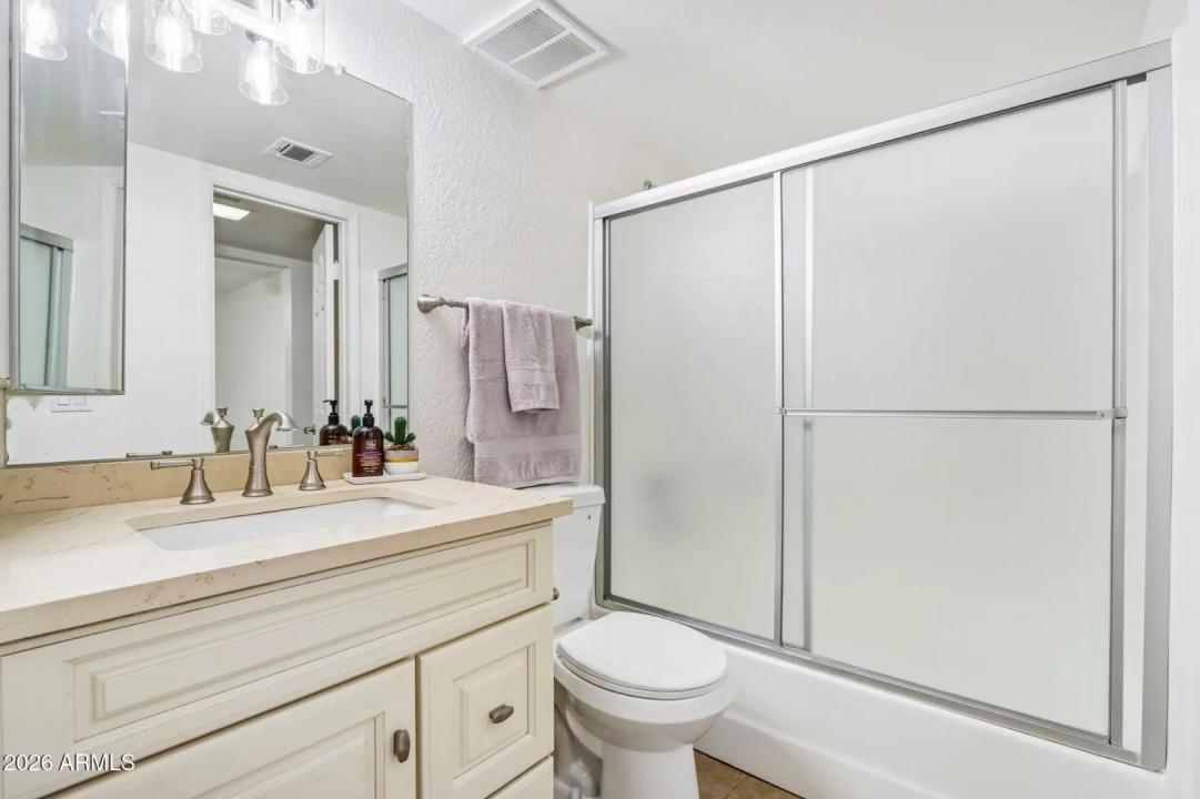 Real Estate Picture 23