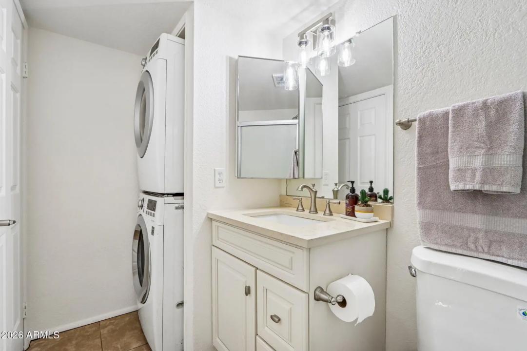 Real Estate Picture 24