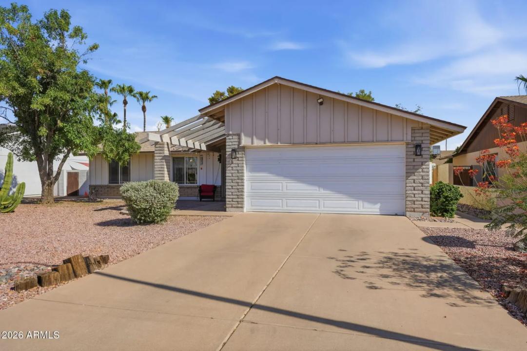 Real Estate Picture 3