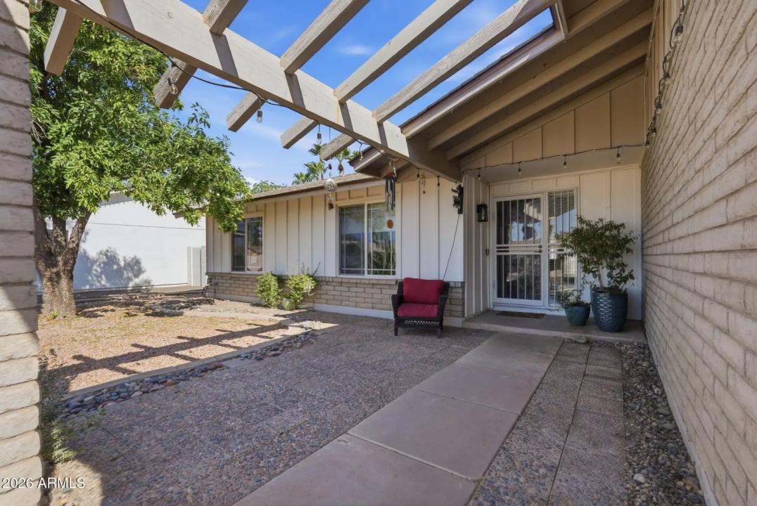Real Estate Picture 4