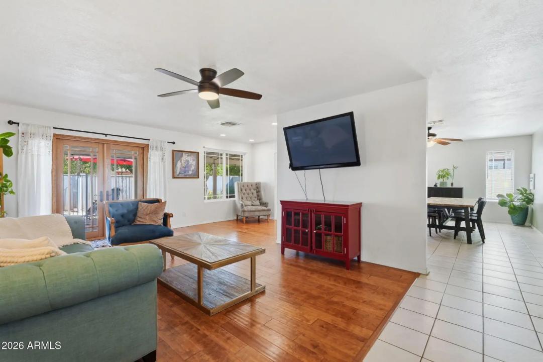 Real Estate Picture 7