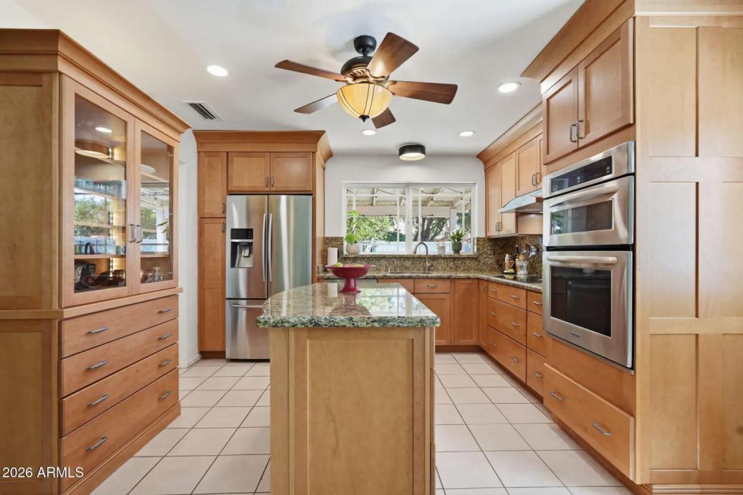 Real Estate Picture 10