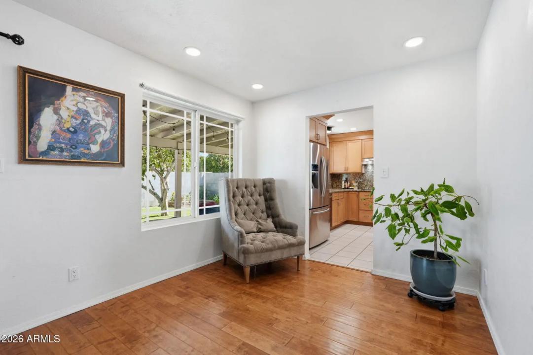 Real Estate Picture 18