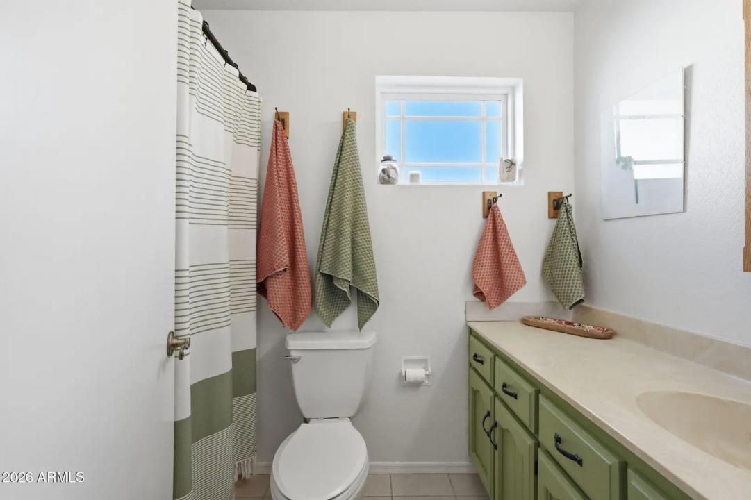 Real Estate Picture 30