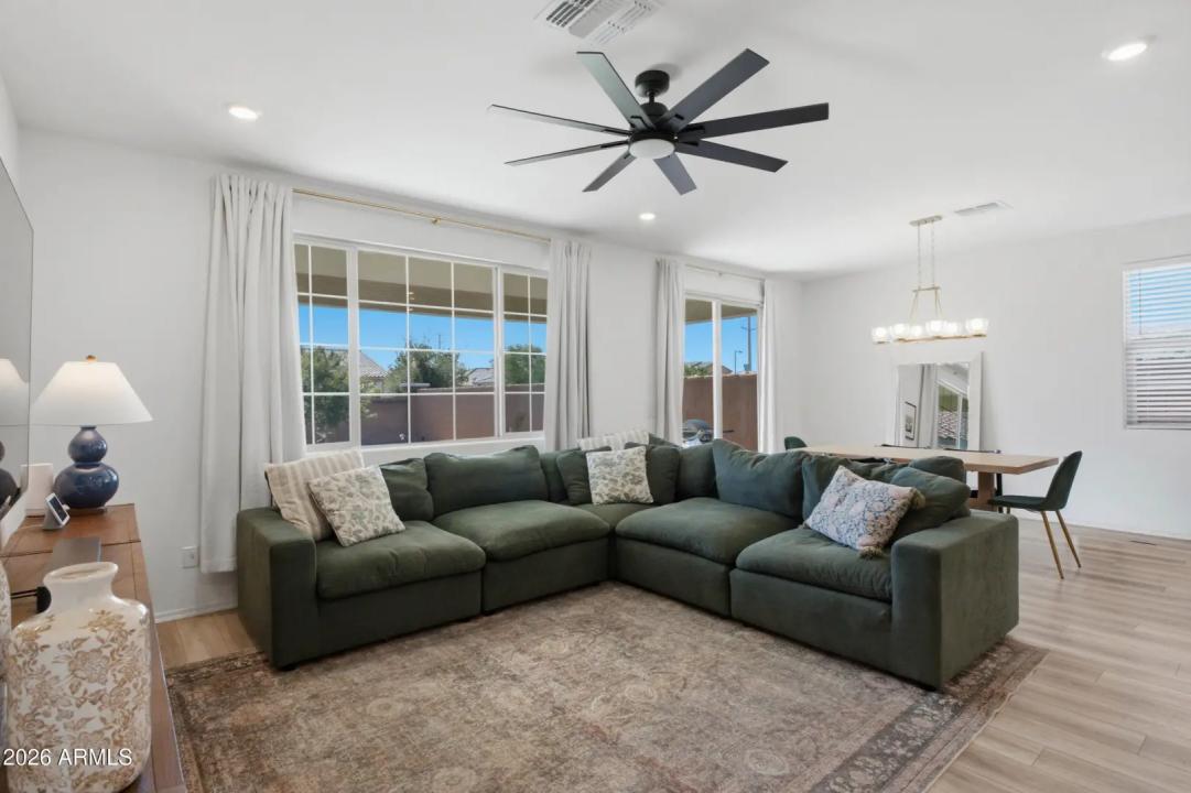 Real Estate Picture 10