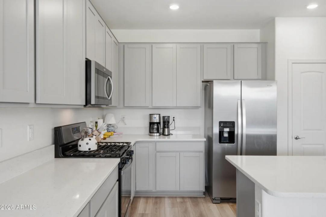 Real Estate Picture 6